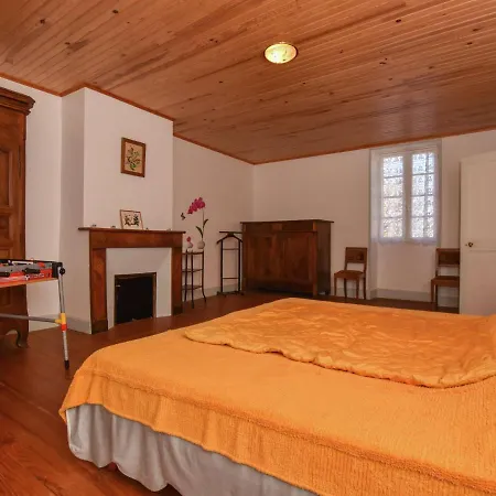 Beautiful Near The Forest Holiday home Montfaucon (Lot)
