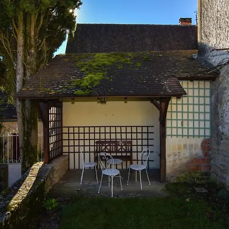 Vintage Retreat In * Montfaucon