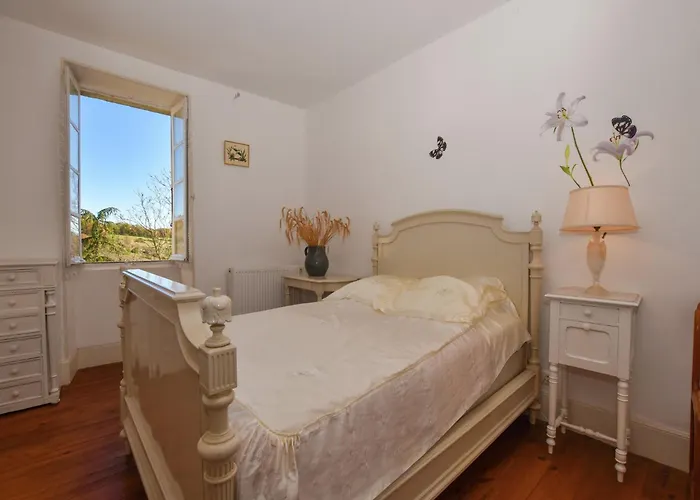 Vintage Retreat In Montfaucon (Lot)